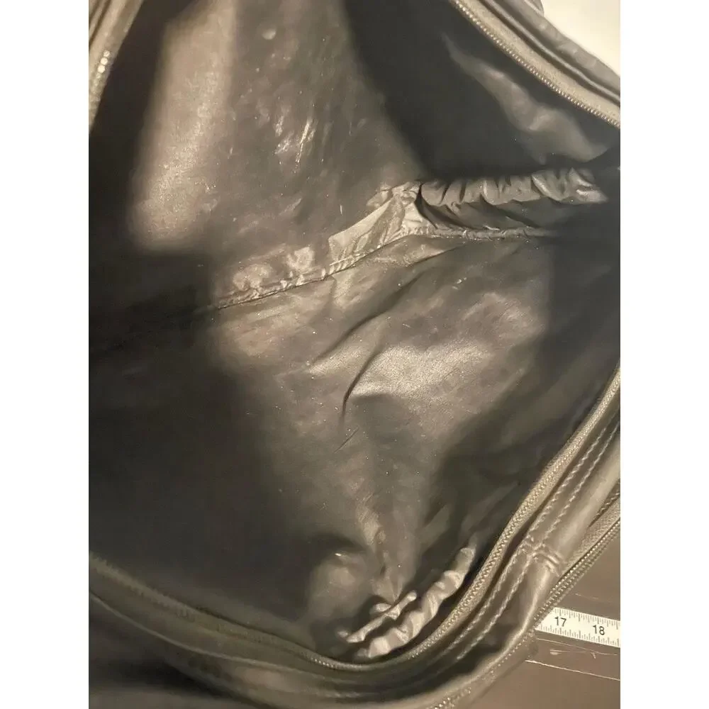 Tumi Black 21